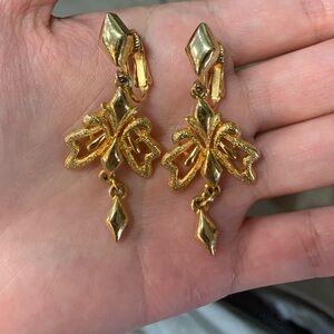 Like New Victorian Style Pendant Gold Tone Clip On Earring. Statement Piece.